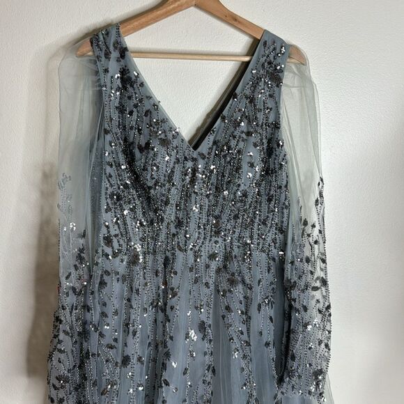 Mac Duggal EMBELLISHED V NECK LONG SLEEVE A LINE GOWN in platinum blue size 12 - Picture 4 of 16